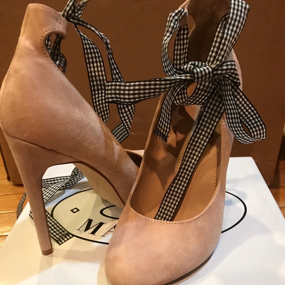 👠Steve madden 👠ankle wrap pump. NEW!